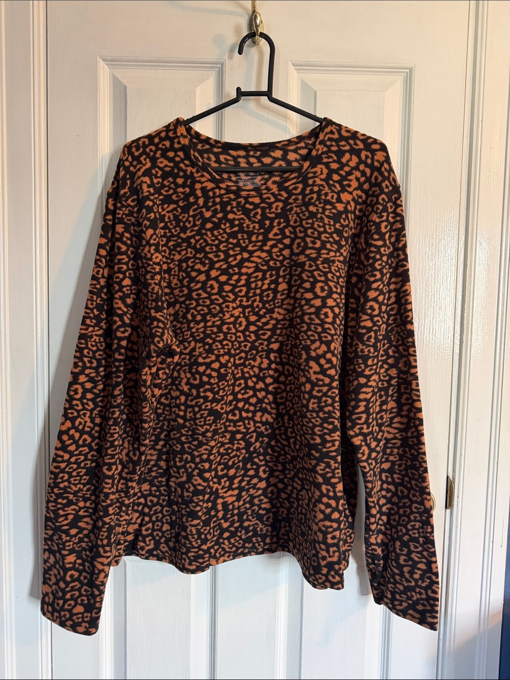 Cuddl Duds Black and Rust Leopard Print Long-Sleeve
